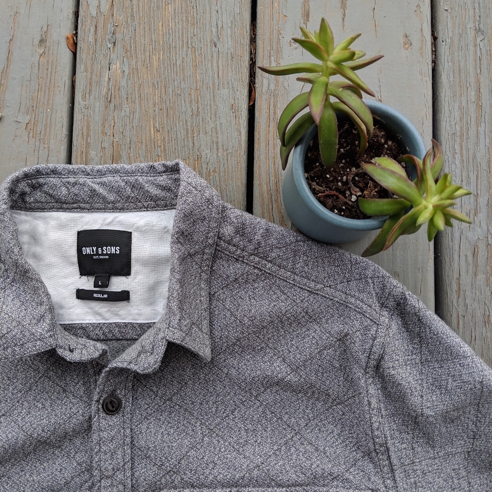 NWOT Only & Sons Button Down - Picture 3 of 5